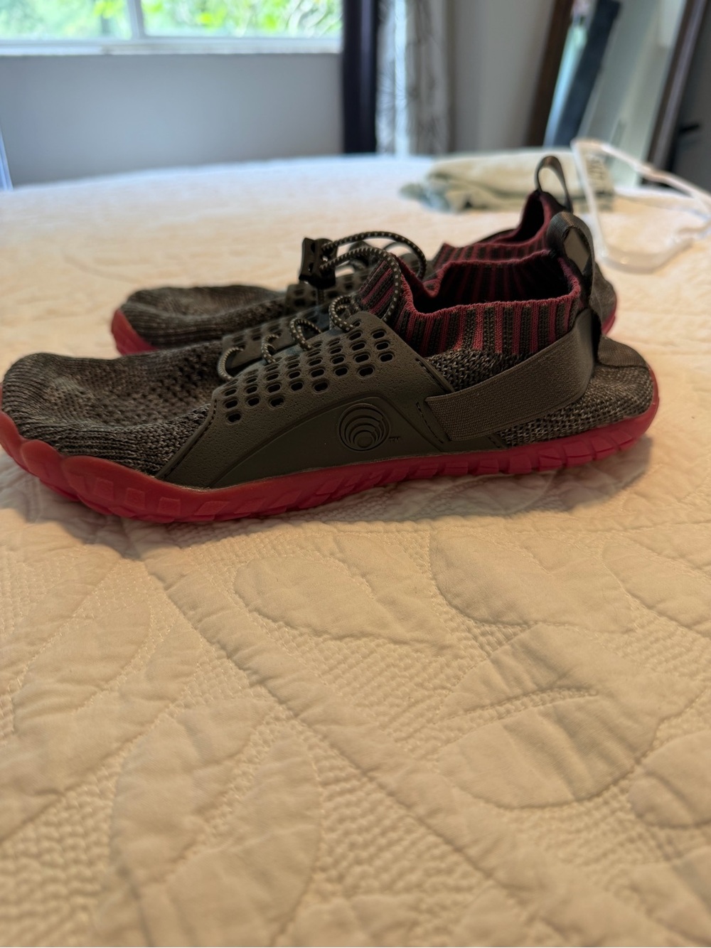 Men's Athletic Slip-On Knit Sneakers in Gray with Pink Sole